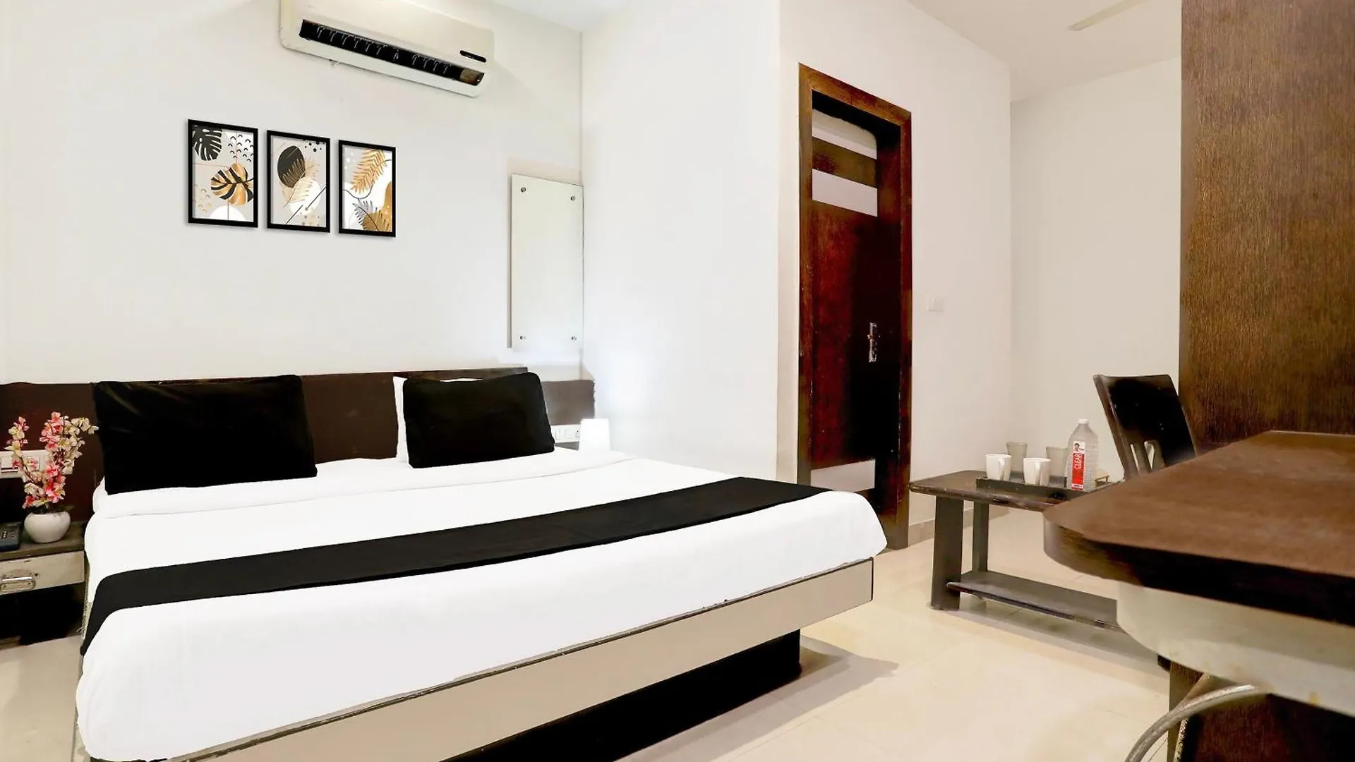 ****  Super Hotel O Taj Nagri Near Taj Mahal East Gate Formerly Riviera Tajganj India