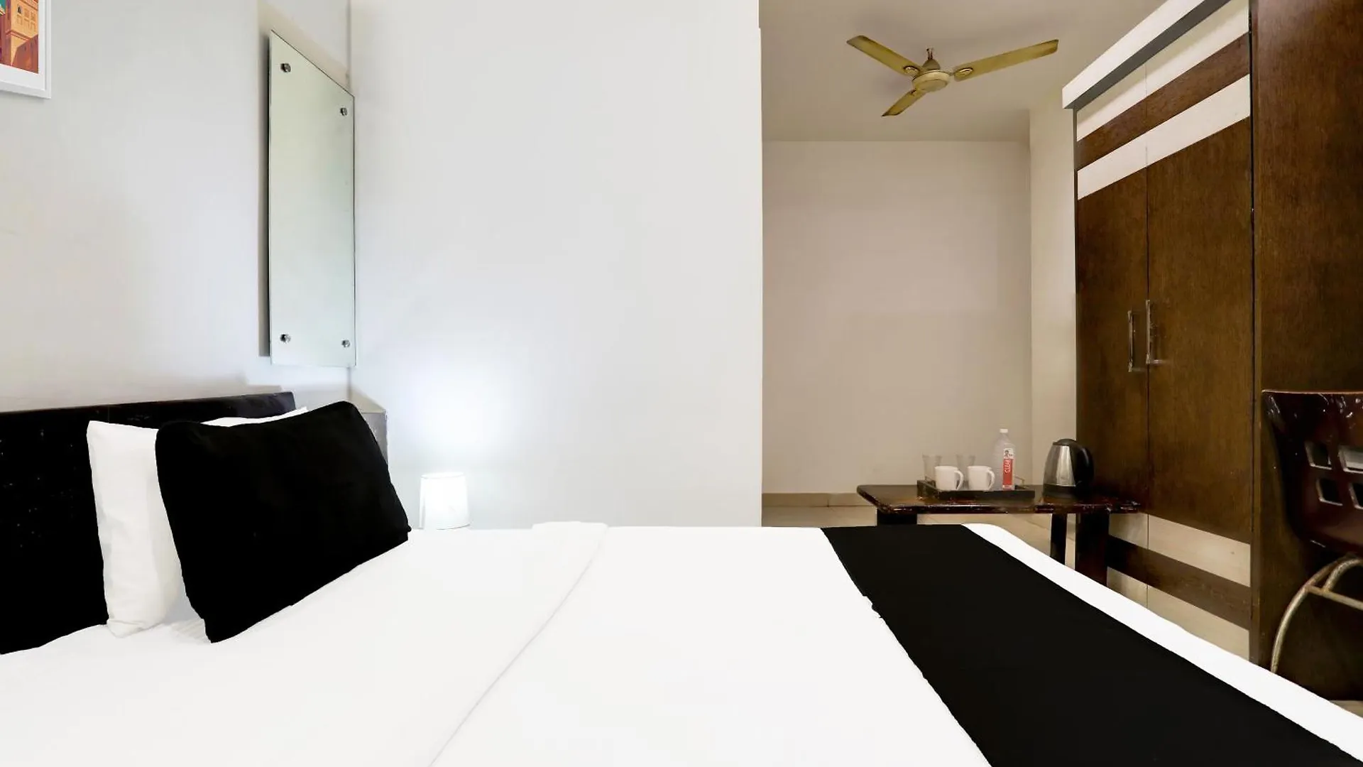 Super Hotel O Taj Nagri Near Taj Mahal East Gate Formerly Riviera Tajganj