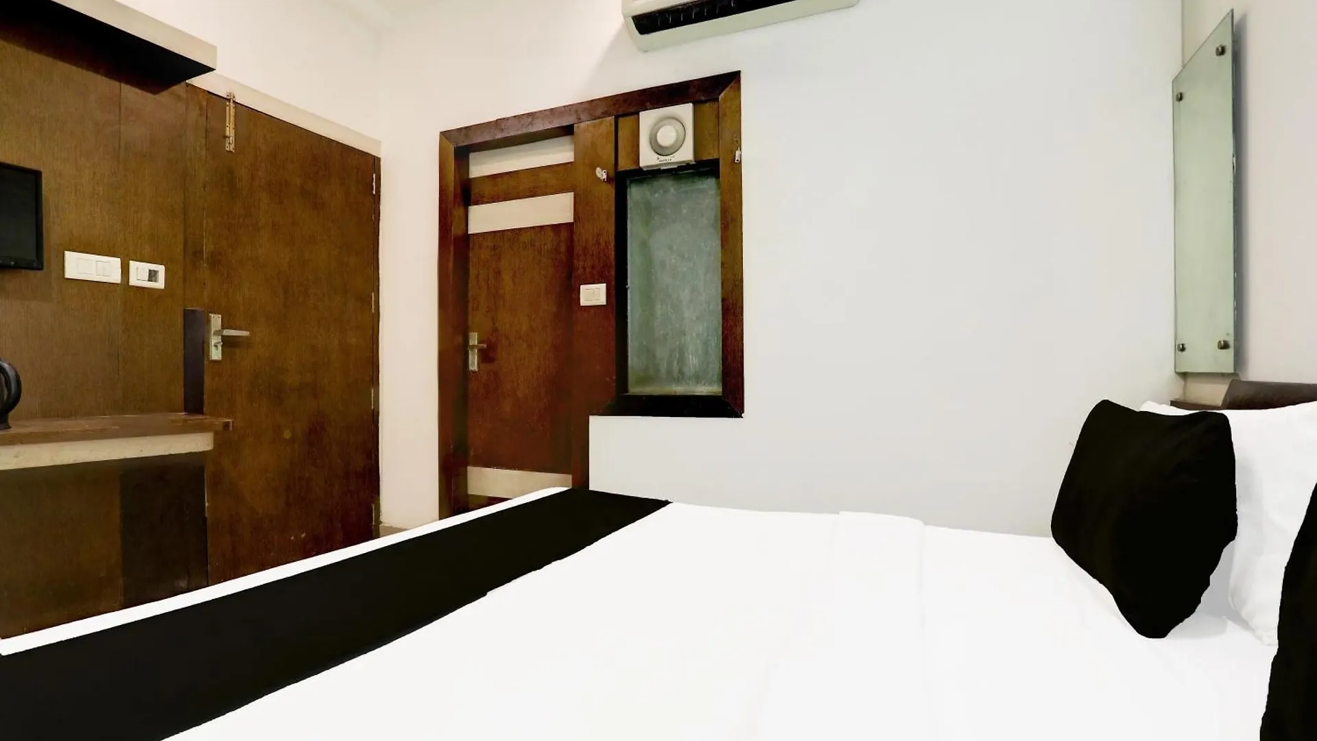 Super Hotel O Taj Nagri Near Taj Mahal East Gate Formerly Riviera Tajganj India