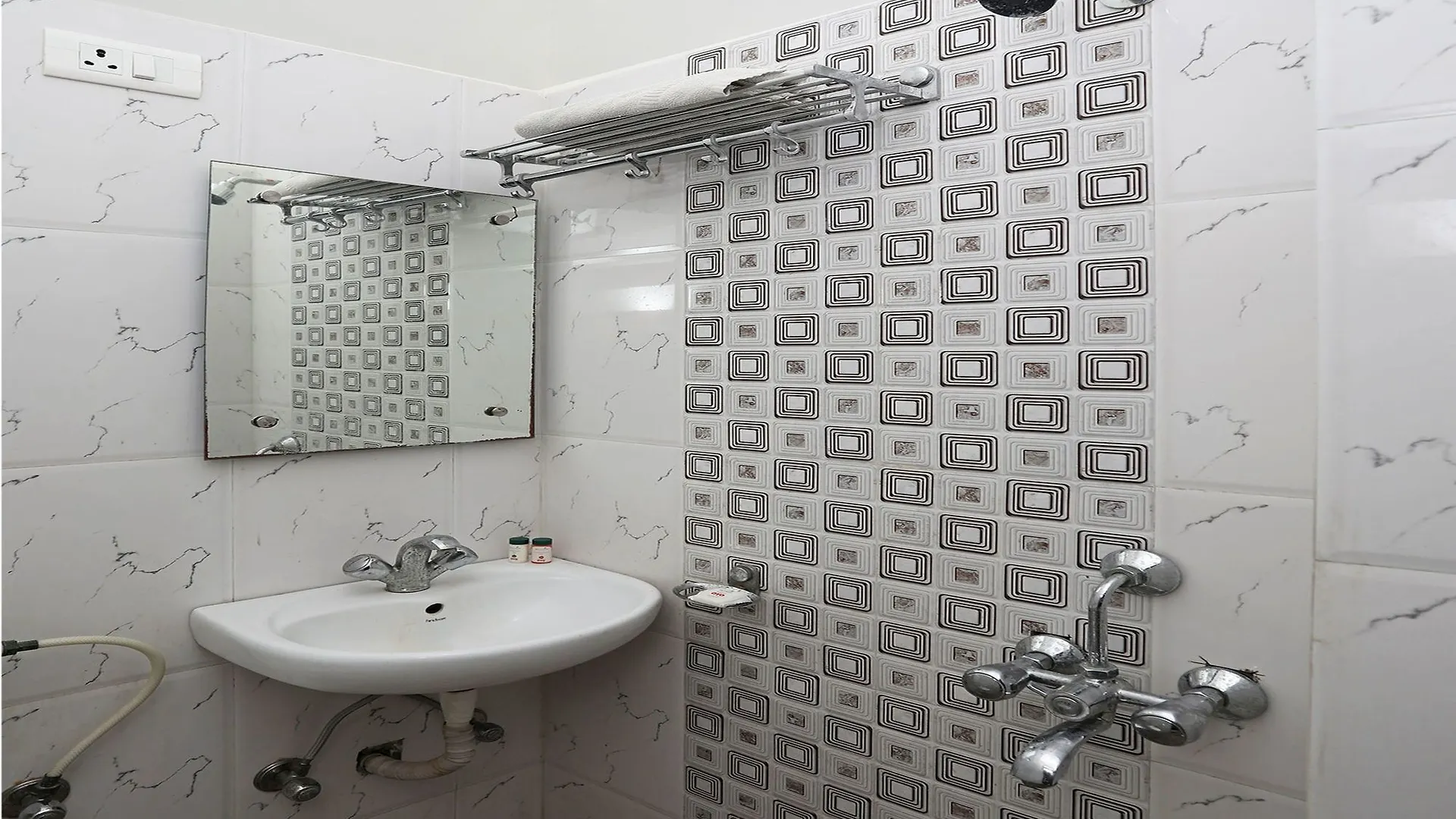 Super Hotel O Taj Nagri Near Taj Mahal East Gate Formerly Riviera Tajganj