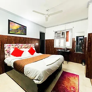 Moti Bagh - Satya Niketan , New Delhi India